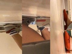 sex gái trung quốc Clip Gái Đái Trong Tolet Bị Quay Lén Lồn Trắng Hồng